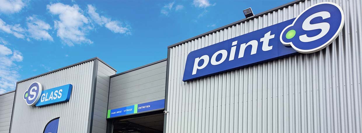 Enseignes lumineuses des centres auto Point S